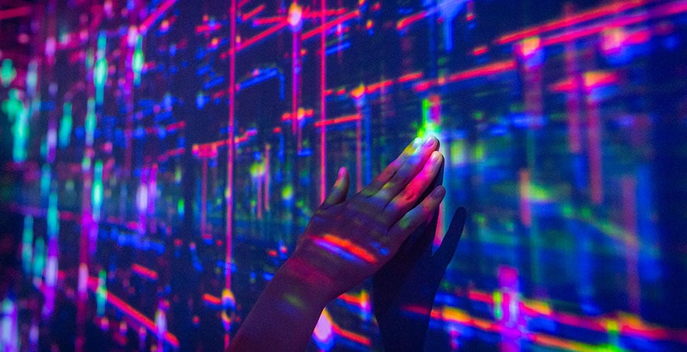 Experience the passing of electricity