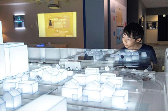 2035年の世界にようこそ！未来のエネルギー、交通、住宅を覗いてみよう