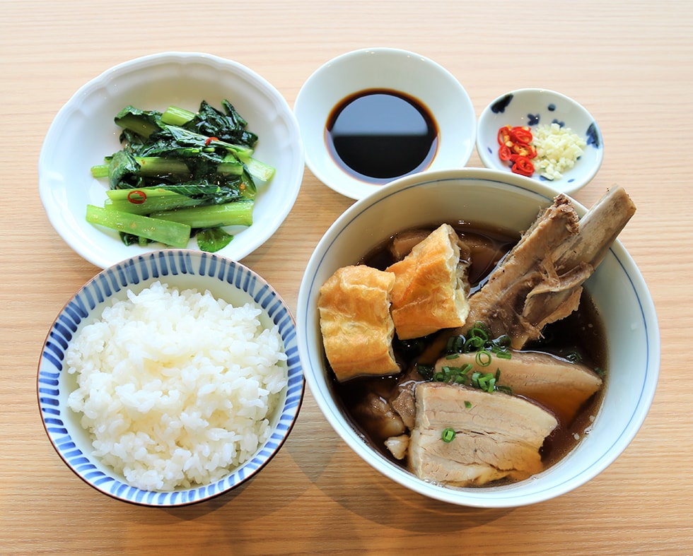 バクテー（肉骨茶）