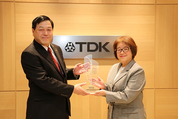 クラリベイト・アナリティクス・ジャパン取締役の棚橋佳子様とTDK株式会社執行役員の疋田理