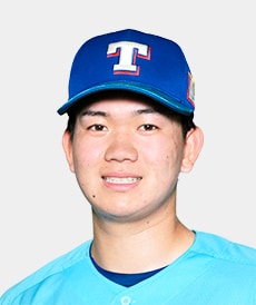 外野手 佐藤 龍太
