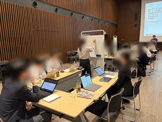 ワークショップを受けている学生の様子