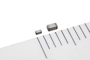 温度センサ: 導電性接着剤実装用チップNTCサーミスタの開発と量産